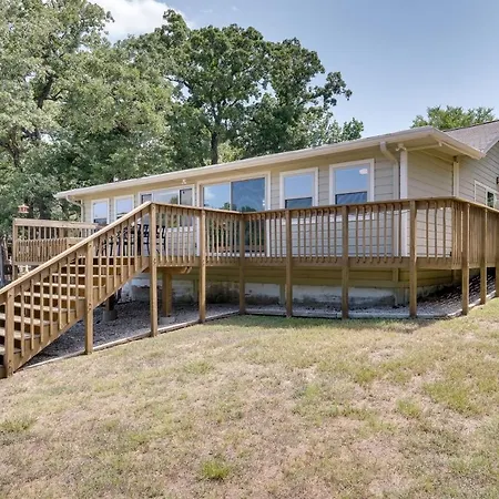 Lakefront College Station Home Near Texas A And M!